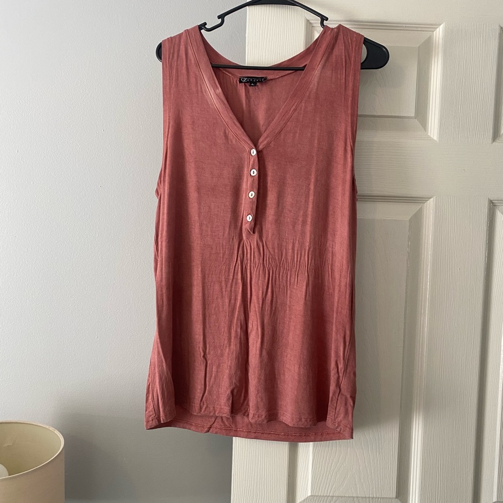 Dark mauve sleeveless top with button neck. Size Large.
